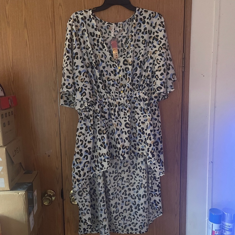 Women True destiny blouse high low NWT size 3x